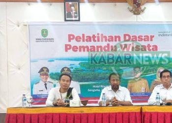 Nurullah menutup pelatihan dasar pemandu wisata yang berlangsung di Hotel Royal Victoria, Sangatta