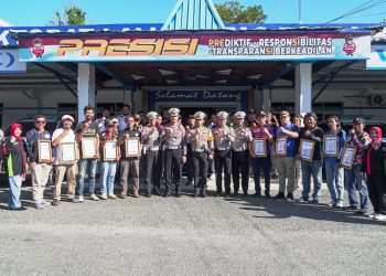 Kolaborasi Ditlantas Polda Kaltim dan Komunitas Vespa: Menjaga Keselamatan Berlalu Lintas