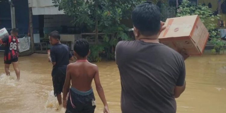 Banjir Mulai Genangi Sejumlah Wilayah di Sangatta Selatan
