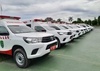 Pemkab Kutai Timur Serahkan 34 Unit Ambulans